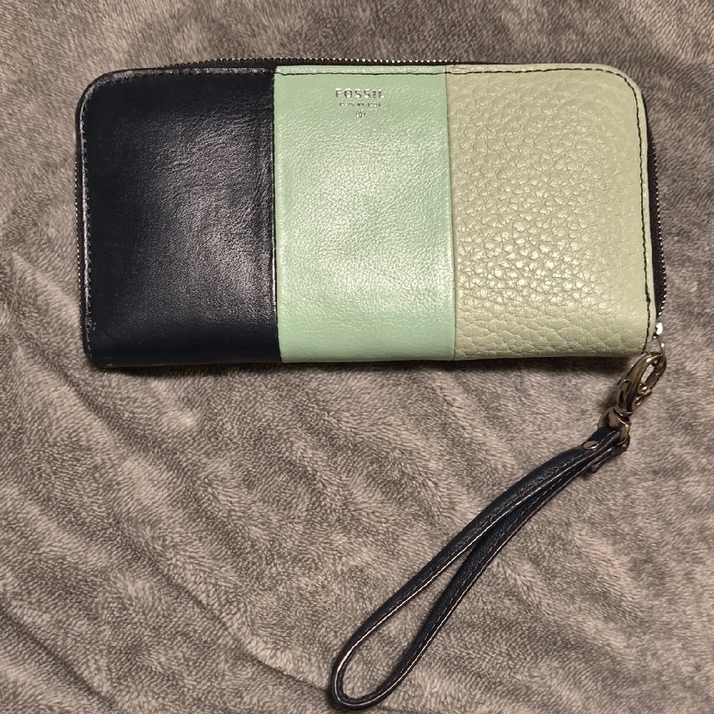 Fossil Black and Mint Colorblock Wristlet
